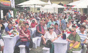 Alter Markt verwandelt sich in große Kaffeerunde